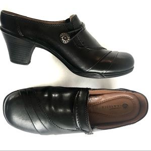 Earth Spirit Black Leather clogs